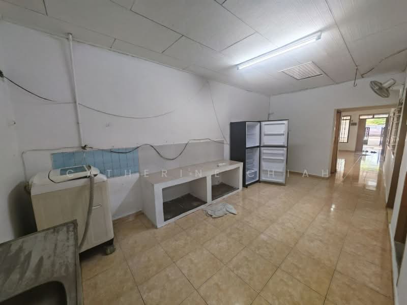 1-storey Terraced House for Rent in Skudai (Johor) - Catherine Chiah - Kitchen - PropertyGuru.com.my