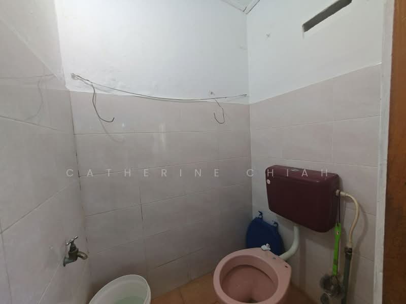 1-storey Terraced House for Rent in Skudai (Johor) - Catherine Chiah - Bathroom - PropertyGuru.com.my