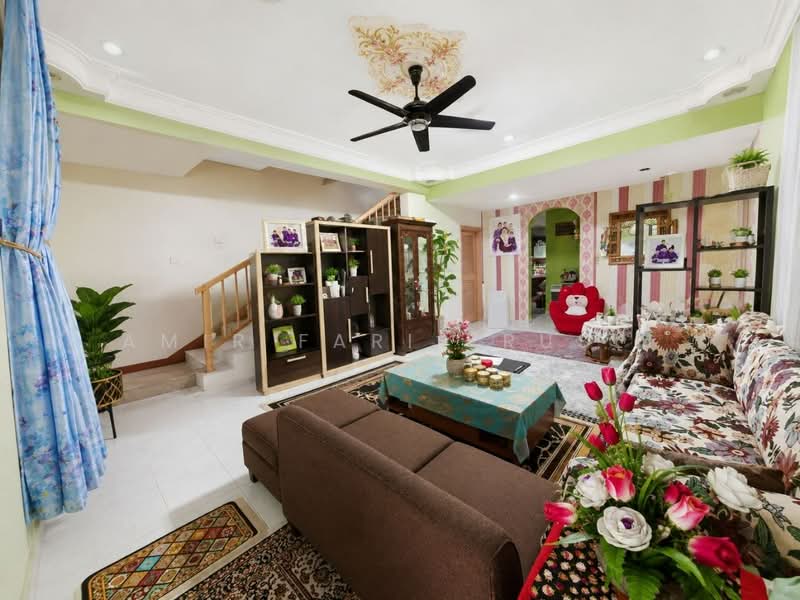 Rumah Teres 2 Tingkat untuk Dijual di Taman Pulai Indah (Johor Bahru) - Amir Faris Rusli - Living Room - PropertyGuru.com.my