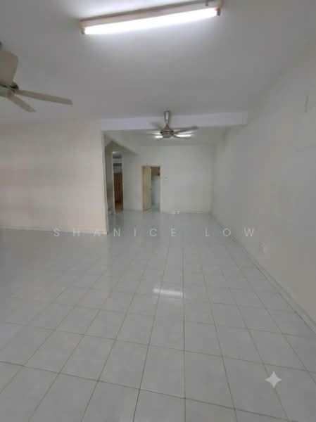 2-storey Terraced House for Sale in Bandar Bukit Puchong 2 (Puchong) - Shanice Low - Living Room - PropertyGuru.com.my