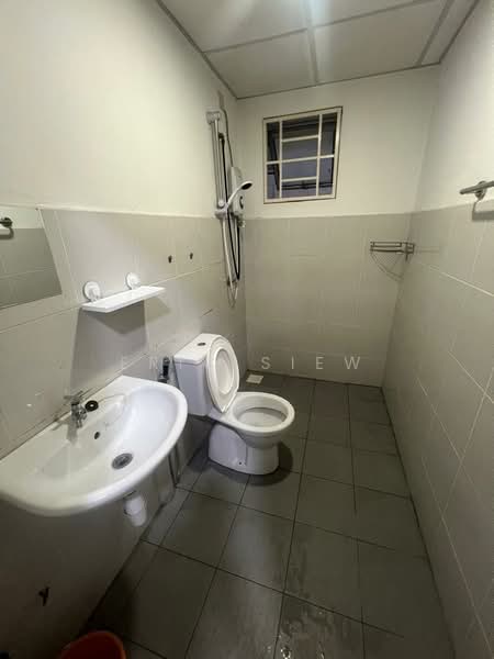Kondominium untuk Disewa di 1 Razak Mansion - Eric Siew - Bathroom - PropertyGuru.com.my