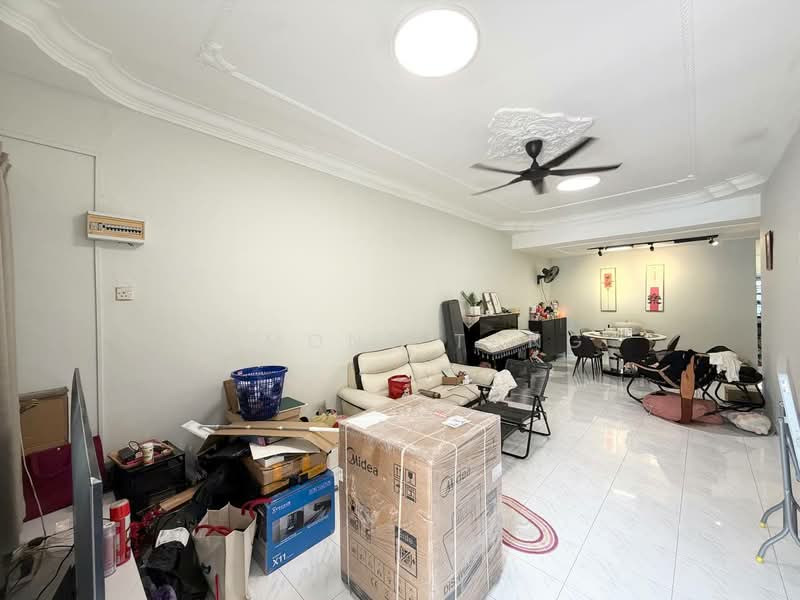 Rumah Teres 1 Tingkat untuk Dijual di Taman Ungku Tun Aminah (Skudai) - Edmond Tang - Living Room - PropertyGuru.com.my