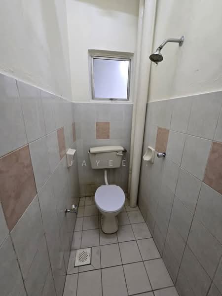 Rumah Flat untuk Dijual di Taman Kajang Sentral - Jayee . - Bathroom - PropertyGuru.com.my