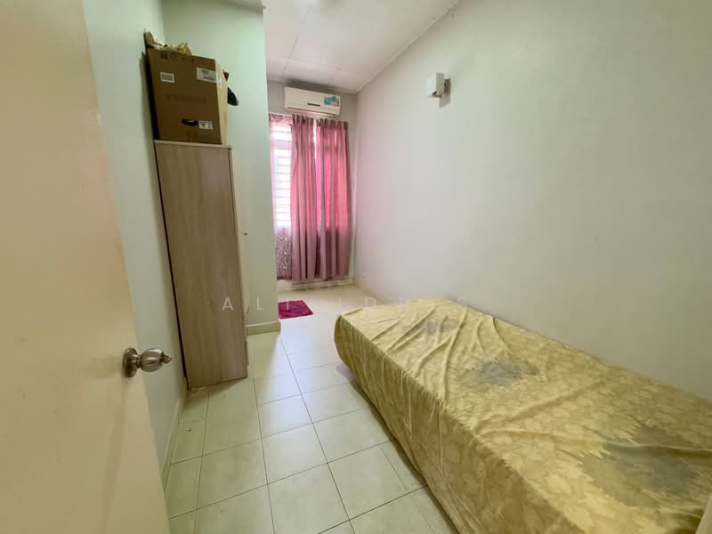 2-storey Terraced House for Sale in Bandar Bukit Puchong (Puchong) - Ali Idris - Bedroom - PropertyGuru.com.my