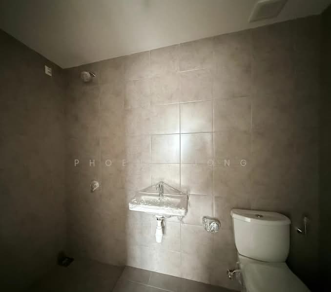 Servis Apartment untuk Dijual di One Equine - Phoenix Jong - Bathroom - PropertyGuru.com.my