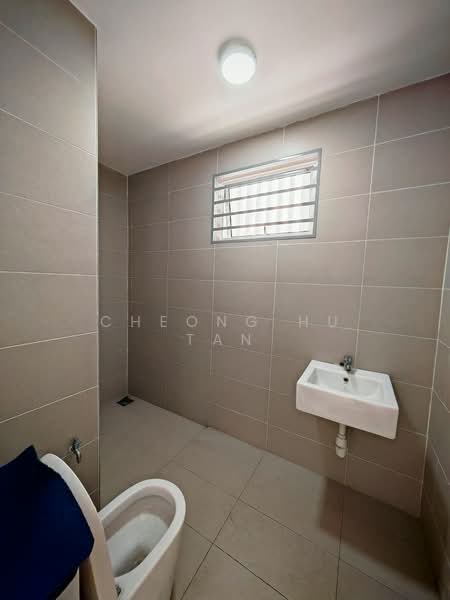 2-storey Terraced House for Rent in Bandar Sri Sendayan (Negeri Sembilan) - Cheong Hu Tan - Bathroom - PropertyGuru.com.my