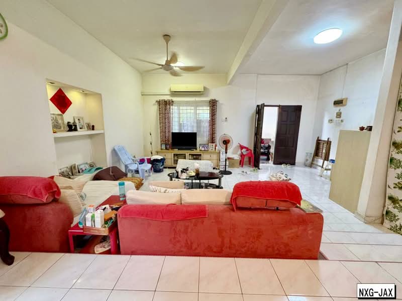 Rumah Teres 2 Tingkat untuk Dijual di Klang (Selangor) - Louis Chan - Living Room - PropertyGuru.com.my