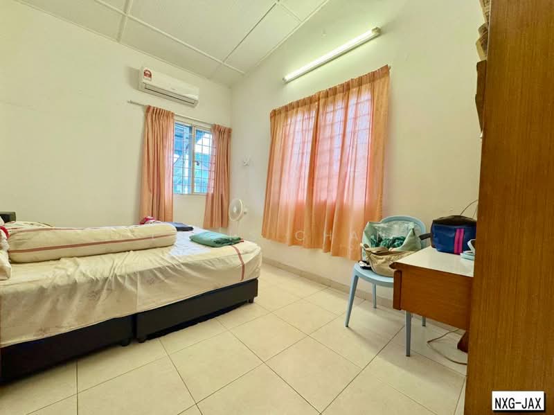 Rumah Teres 2 Tingkat untuk Dijual di Klang (Selangor) - Louis Chan - Bedroom - PropertyGuru.com.my
