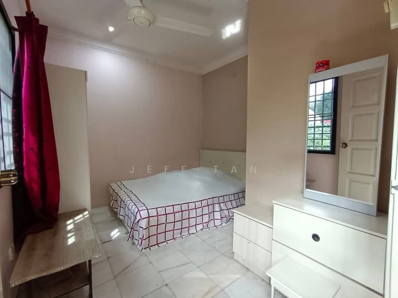 1-storey Terraced House for Sale in Ipoh Garden (Ipoh) - Jeff Tan - Bedroom - PropertyGuru.com.my
