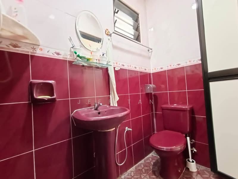 1-storey Terraced House for Sale in Ipoh Garden (Ipoh) - Jeff Tan - Bathroom - PropertyGuru.com.my