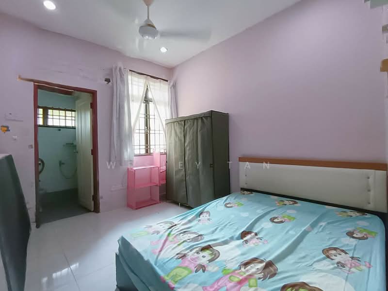 2-storey Terraced House for Rent in Taman Desa Cheng Perdana 1 (Cheng) - Wesley Tan - Bedroom - PropertyGuru.com.my