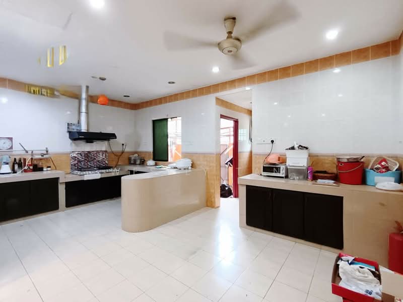 2-storey Terraced House for Rent in Taman Desa Cheng Perdana 1 (Cheng) - Wesley Tan - Kitchen - PropertyGuru.com.my