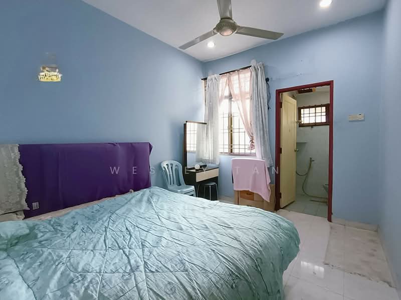 2-storey Terraced House for Rent in Taman Desa Cheng Perdana 1 (Cheng) - Wesley Tan - Bedroom - PropertyGuru.com.my