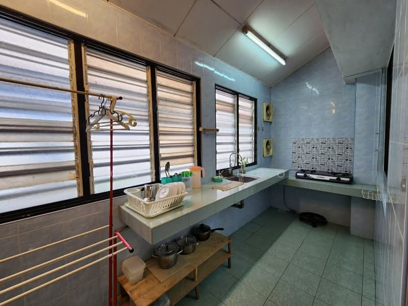 Rumah Teres 2 Tingkat untuk Disewa di Gunung Rapat (Ipoh) - Qazin Khoo - Kitchen - PropertyGuru.com.my