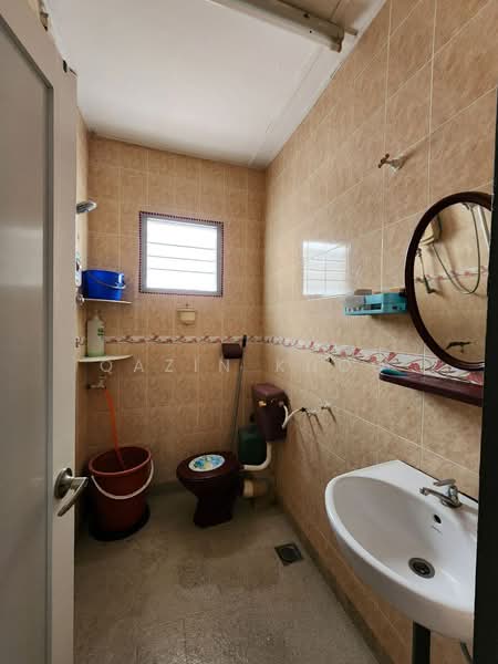 Rumah Teres 2 Tingkat untuk Disewa di Gunung Rapat (Ipoh) - Qazin Khoo - Bathroom - PropertyGuru.com.my
