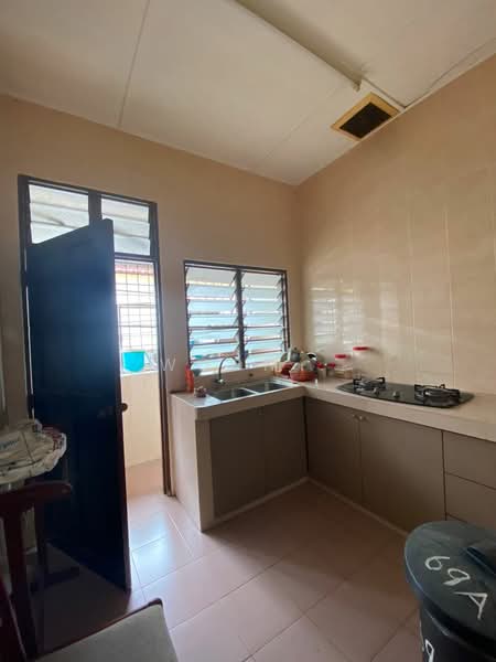 Rumah Bandar untuk Dijual di Taman Limbongan Permai (Klebang) - Woon . - Kitchen - PropertyGuru.com.my