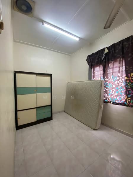 Rumah Bandar untuk Dijual di Taman Limbongan Permai (Klebang) - Woon . - Bedroom - PropertyGuru.com.my