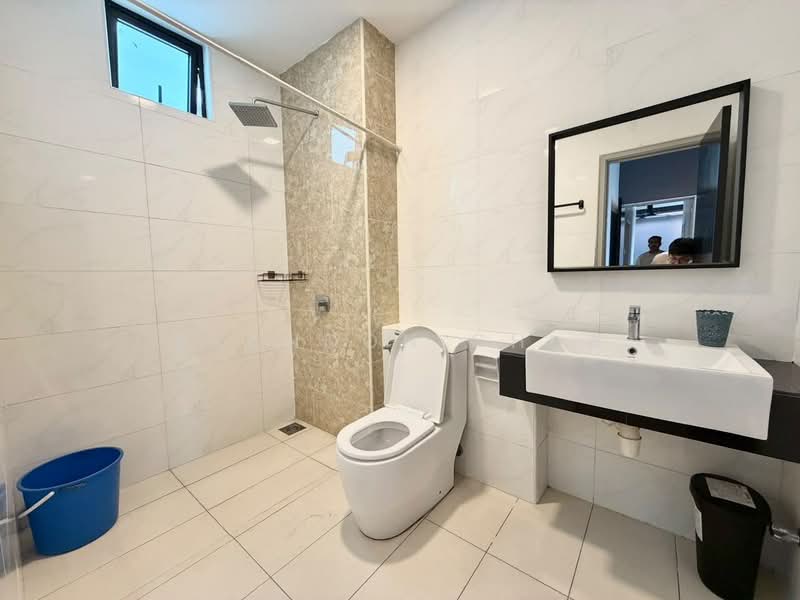 Service Residence for Rent at D'Summit Residences - Brandon Chua - Bathroom - PropertyGuru.com.my