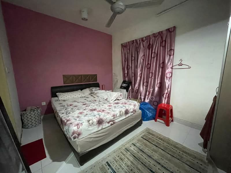 Condominium for Sale at Cyberia Crescent 1 - Kelvin Pook - Bedroom - PropertyGuru.com.my
