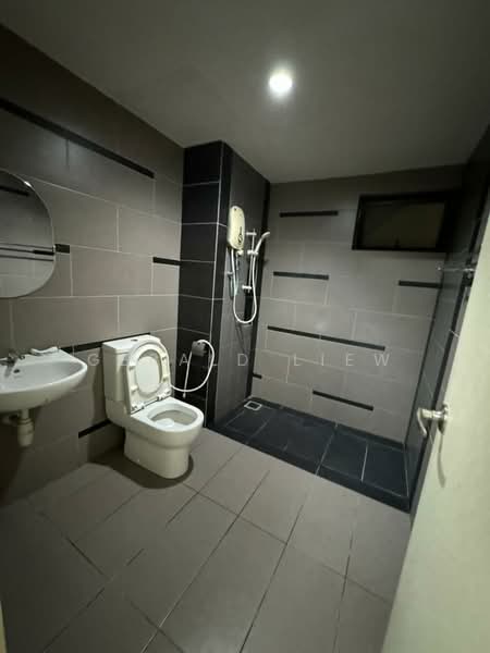 Condominium for Sale at The Z Residence - Gerald Liew - Bathroom - PropertyGuru.com.my