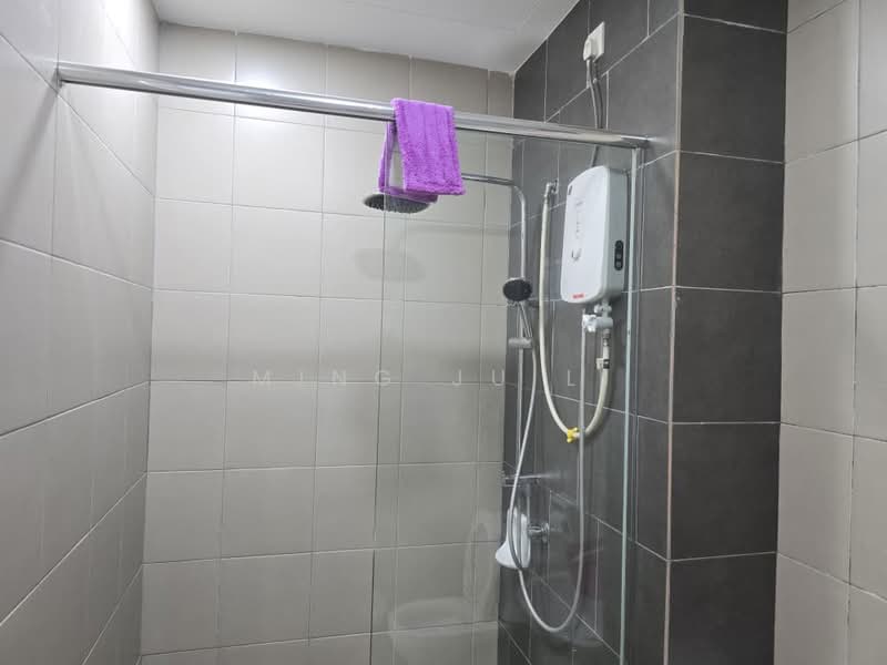 Servis Apartment untuk Disewa di SkyLake Residence - Ming Ju Li - Bathroom - PropertyGuru.com.my
