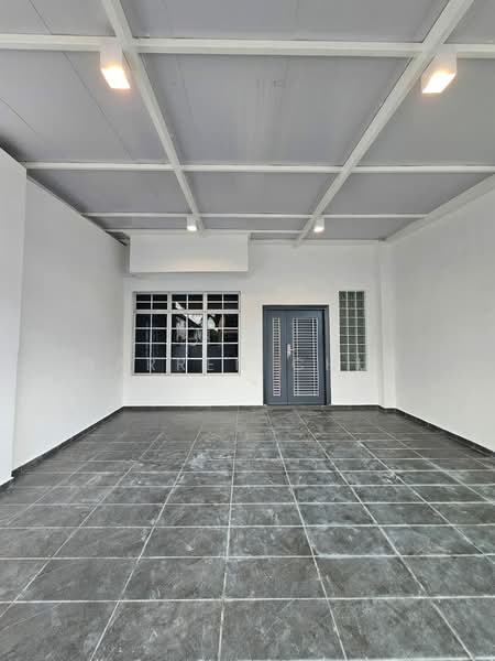 Rumah Teres 2 Tingkat untuk Dijual di Taman Universiti (Skudai) - Darren Chua - Entrance - PropertyGuru.com.my