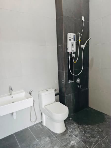 2-storey Terraced House for Rent in Taman Mount Austin (Tebrau) - Min Kong - Bathroom - PropertyGuru.com.my