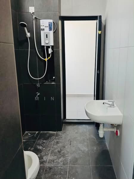 2-storey Terraced House for Rent in Taman Mount Austin (Tebrau) - Min Kong - Bathroom - PropertyGuru.com.my