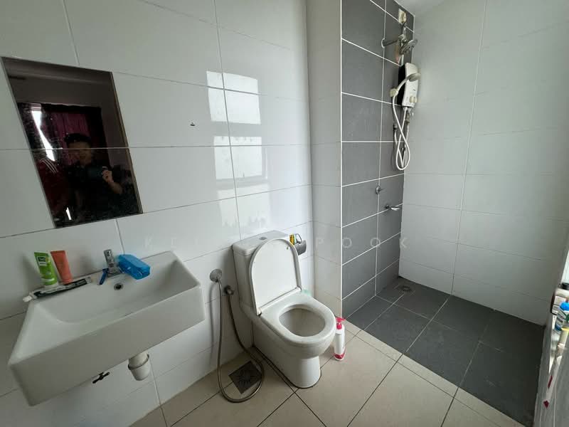 Service Residence for Sale at De Centrum Residences - Kelvin Pook - PropertyGuru.com.my