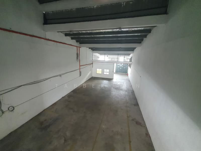 Kilang untuk Disewa di Taman Bukit Serdang (Seri Kembangan) - Tabber Tan - Interior - PropertyGuru.com.my