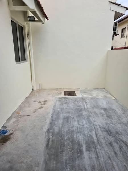 Rumah Teres 2 Tingkat untuk Dijual di Bandar Putra Permai (Seri Kembangan) - KENT HUI LAU - Exterior - PropertyGuru.com.my