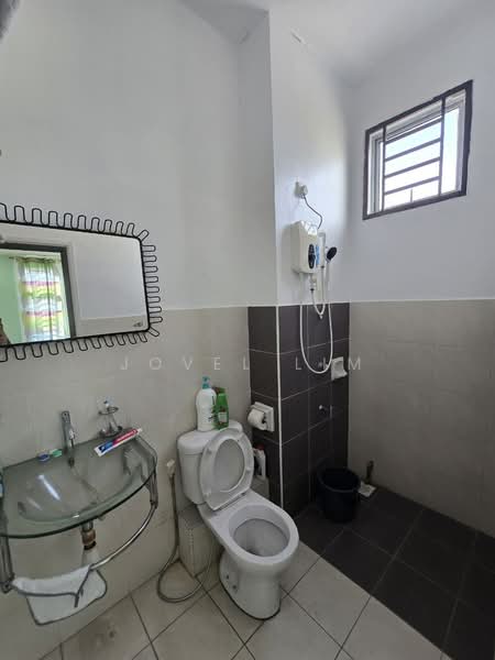 Rumah Teres 2 Tingkat untuk Dijual di Taman Setia Indah (Tebrau) - Jovel Lim - Bathroom - PropertyGuru.com.my