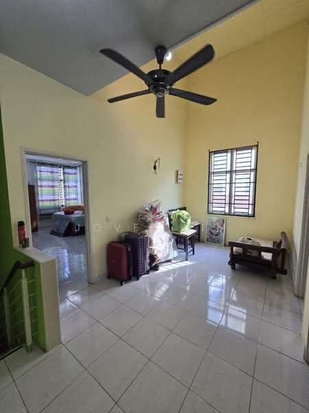 Rumah Teres 2 Tingkat untuk Dijual di Taman Setia Indah (Tebrau) - Jovel Lim - Living Room - PropertyGuru.com.my