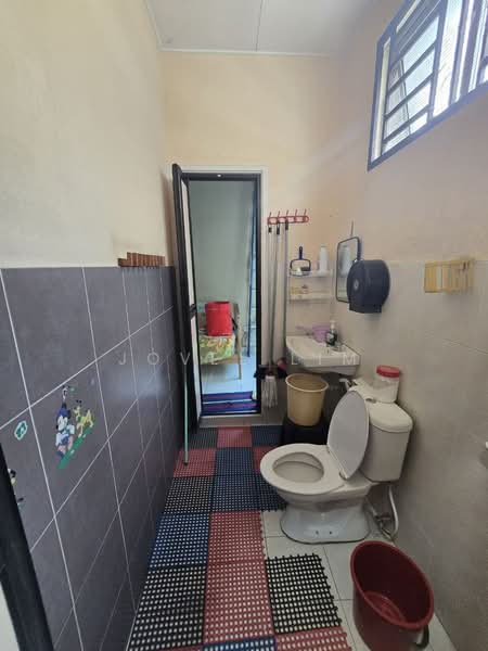 Rumah Teres 2 Tingkat untuk Dijual di Taman Setia Indah (Tebrau) - Jovel Lim - Bathroom - PropertyGuru.com.my