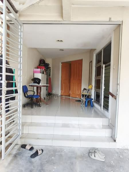 Rumah Berkembar untuk Dijual di Taman Rowther (Batu Caves) - Firdaus Husin - Entrance - PropertyGuru.com.my