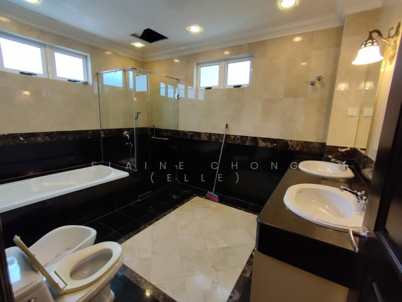 Bungalow House untuk Disewa di Mont Kiara (Kuala Lumpur) - Elaine Chong (Elle) - Bathroom - PropertyGuru.com.my