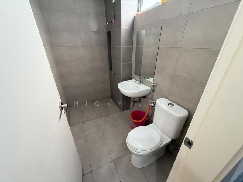 Rumah Teres untuk Dijual di Kota Emerald (Rawang) - Nicky Lai - Bathroom - PropertyGuru.com.my