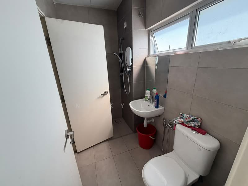 Rumah Teres untuk Dijual di Kota Emerald (Rawang) - Nicky Lai - Bathroom - PropertyGuru.com.my