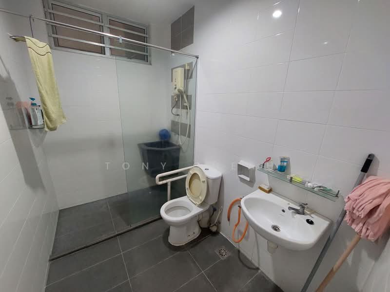 Kondominium untuk Dijual di Boulevard Condominium (BLVD) - Tony Cheah - Bathroom - PropertyGuru.com.my