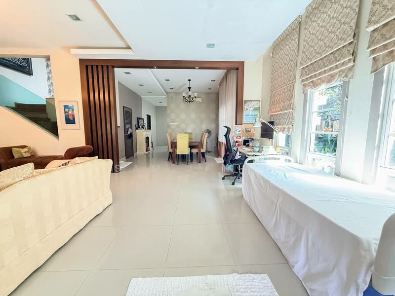 Semi-Detached House for Sale in Taman Setia Balakong (Balakong) - Sam Jamal - Living Room - PropertyGuru.com.my