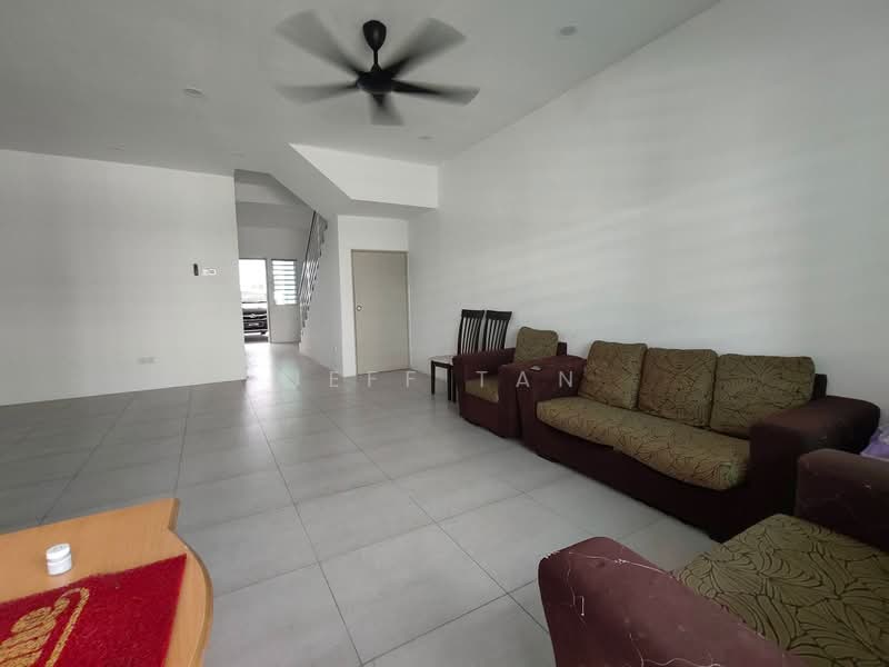 Rumah Bandar untuk Disewa di Bandar Meru Prima (Ipoh Premier City) (Ipoh) - Jeff Tan - Living Room - PropertyGuru.com.my