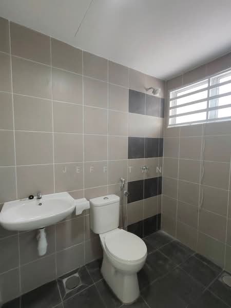 Rumah Bandar untuk Disewa di Bandar Meru Prima (Ipoh Premier City) (Ipoh) - Jeff Tan - Bathroom - PropertyGuru.com.my