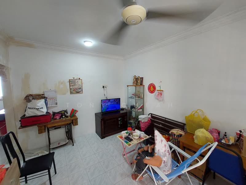 Flat for Sale at Pangsapuri Pelangi - Tony Cheah - Living Room - PropertyGuru.com.my