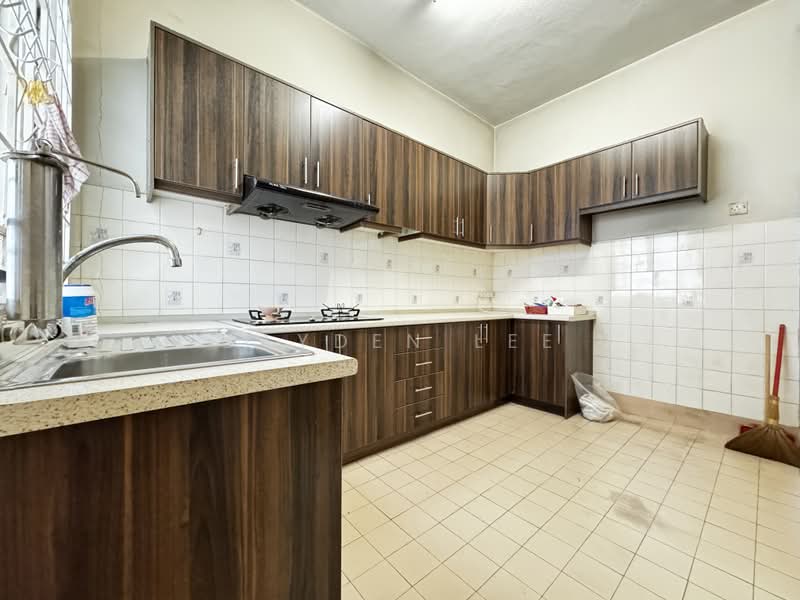 2-storey Terraced House for Sale in BANDAR PUCHONG JAYA (Puchong) - Jayden Lee - Kitchen - PropertyGuru.com.my