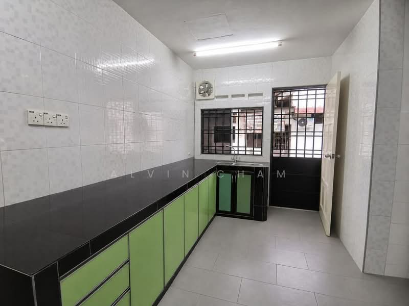 Terraced House for Rent in Taman Mutiara Rini (Skudai) - Alvin Cham - Kitchen - PropertyGuru.com.my