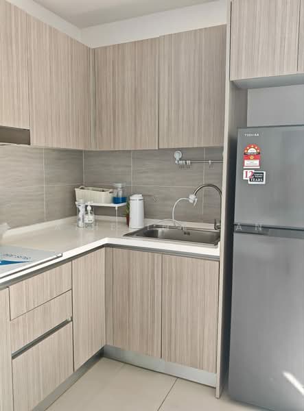 Kediaman Servis untuk Dijual di Gravit8, Klang - Catherine Gan - Kitchen - PropertyGuru.com.my