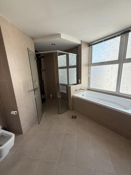Condominium for Sale at Gurney Paragon - Ruth Ong - Bathroom - PropertyGuru.com.my