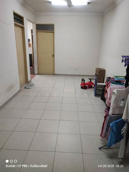 Apartment for Sale at Mentari Court - Isaac Tee - Living Room - PropertyGuru.com.my