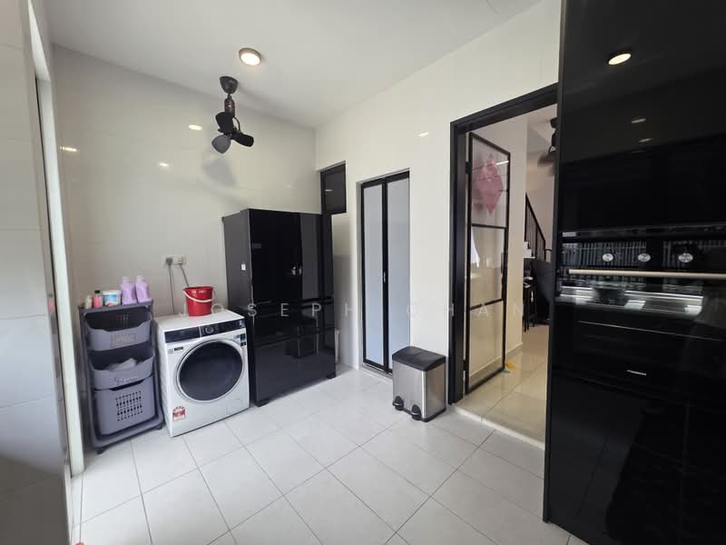 Semi-Detached House for Sale in Setia Alam (Selangor) - Joseph Chan - Kitchen - PropertyGuru.com.my