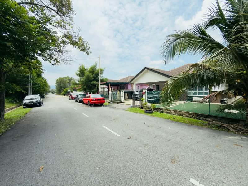 Bungalow for Sale in Bandar Tasik Senangin (Lenggeng) - Zaharah Hasnas - Exterior - PropertyGuru.com.my